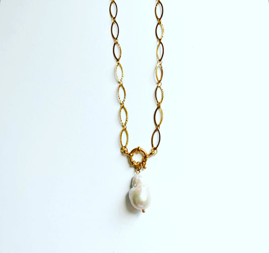 Perla Barroca Necklace
