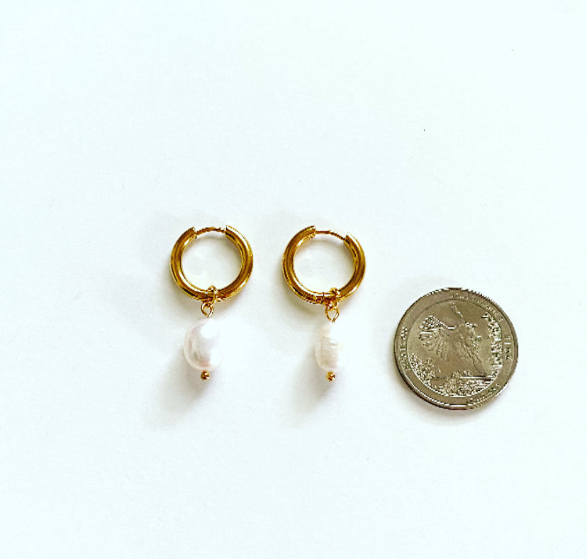 Sweet Pearl Hoops