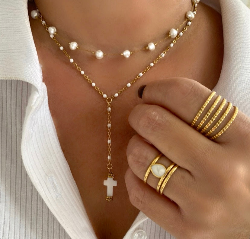 White Cross Lariat